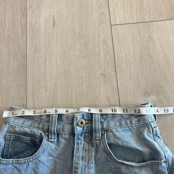 Cotton on women’s high rise mom shorts size 4 - Picture 3 of 9